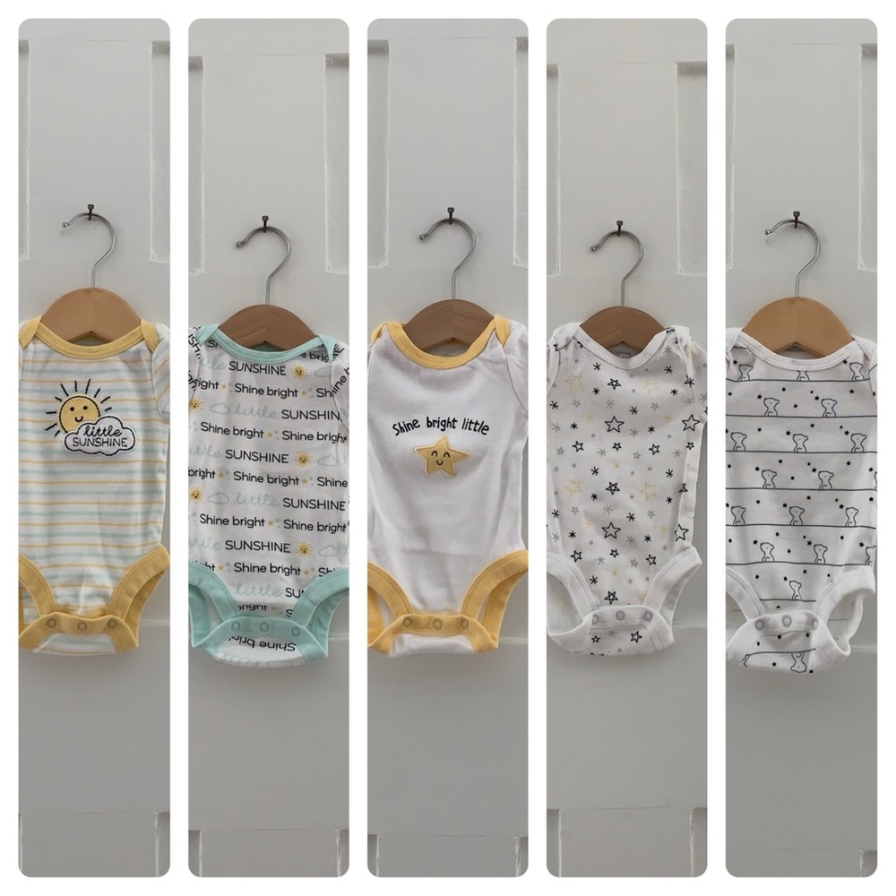 Set of 5 newborn onesies / PM-B0023